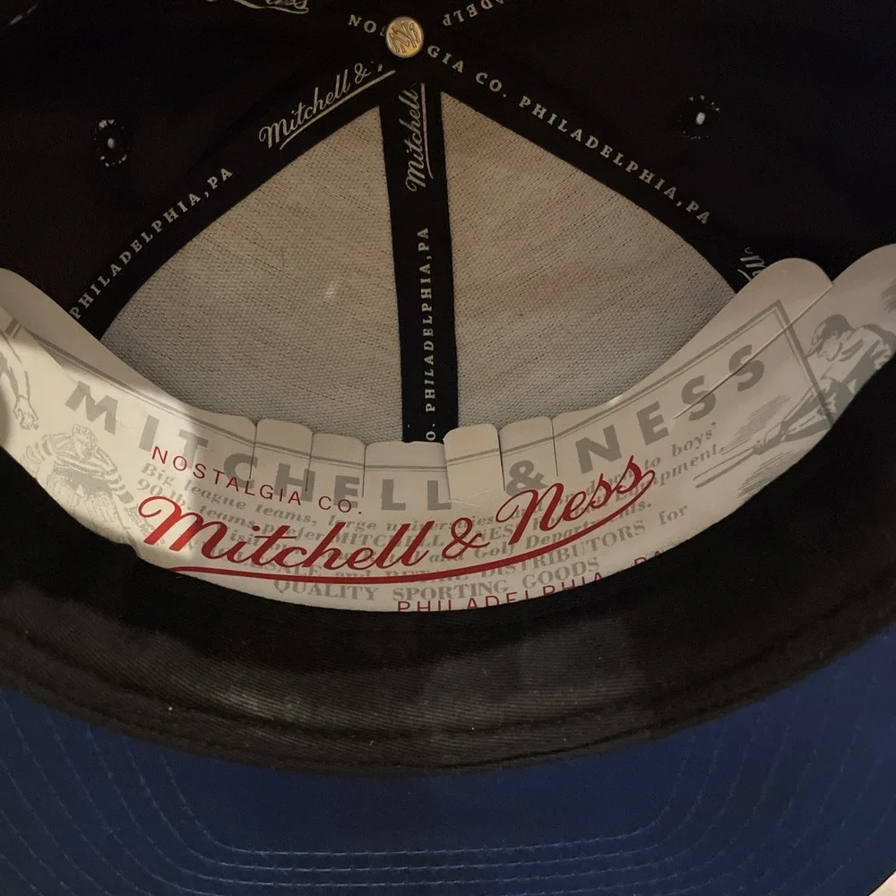 Golden State Warriors New Mitchell Ness Black Gold Snapback Era Hat